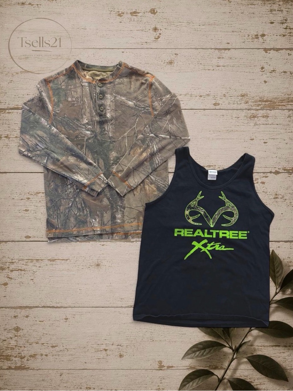 Realtree 00s Camo Henley & Neon Logo Tank Top Bundle - Size M